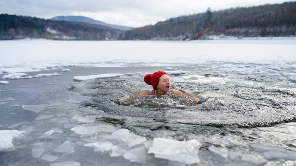 Is It Ok To Take Ice Baths At Night