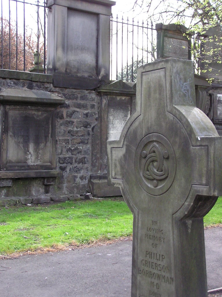 celtic cross triquetra